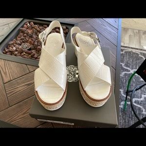 Vince Camuto White Leather Sandals size 8.5